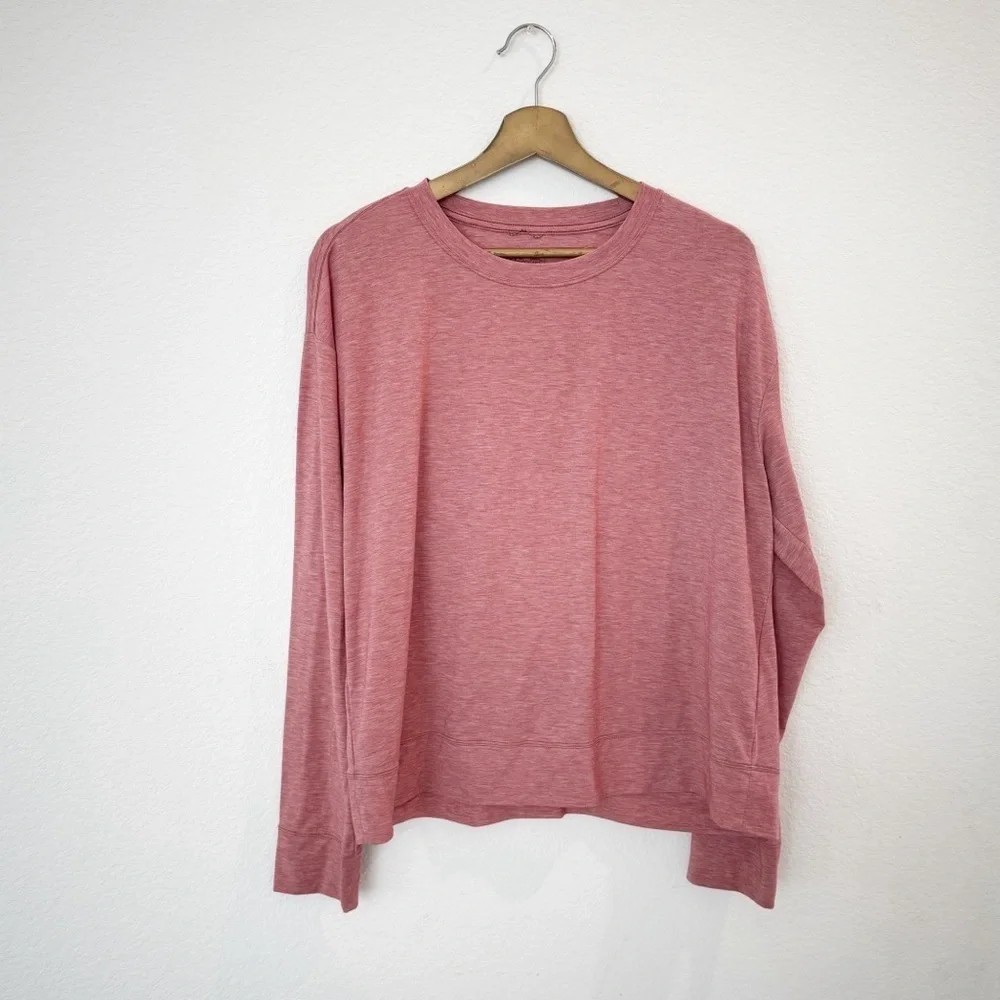 Patagonia- Women’s Long Sleeved Glorya Twist Top- L
